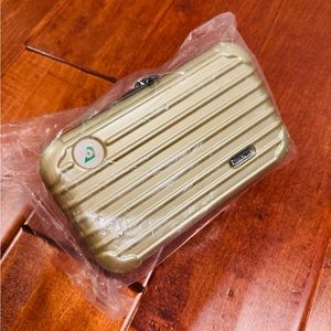 NEW RIMOWA Metallic light Green Hard Case